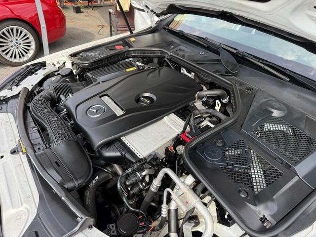 Photo of 2015 White Mercedes-Benz C-Class