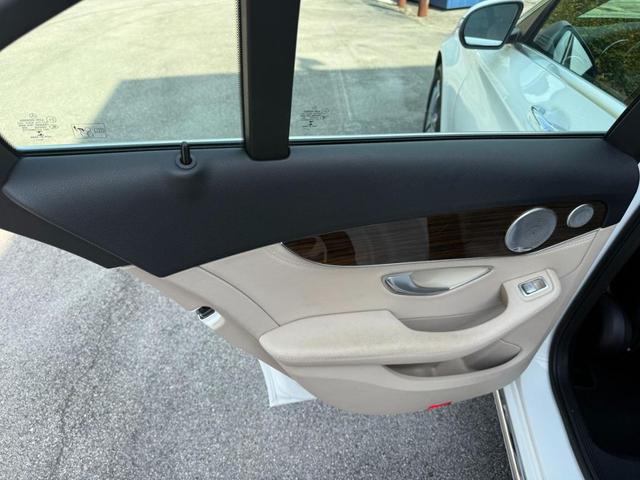 Photo of 2015 White Mercedes-Benz C-Class