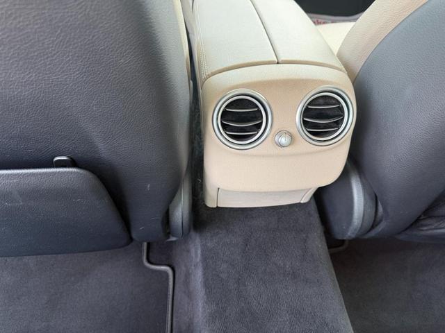 Photo of 2015 White Mercedes-Benz C-Class