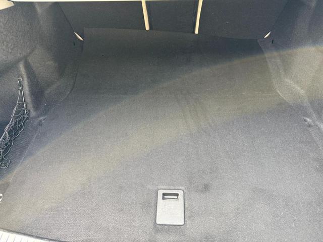 Photo of 2015 White Mercedes-Benz C-Class