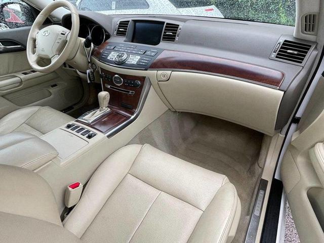 Photo of 2009 Moonlight White INFINITI M35x