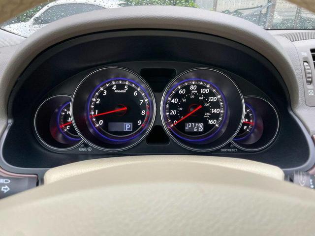 Photo of 2009 Moonlight White INFINITI M35x