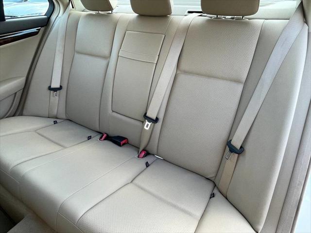 Photo of 2013 Polar White Mercedes-Benz C-Class