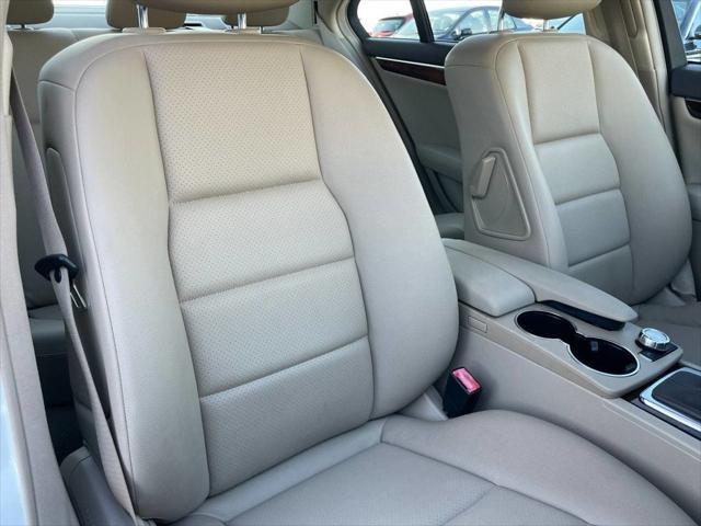 Photo of 2013 Polar White Mercedes-Benz C-Class
