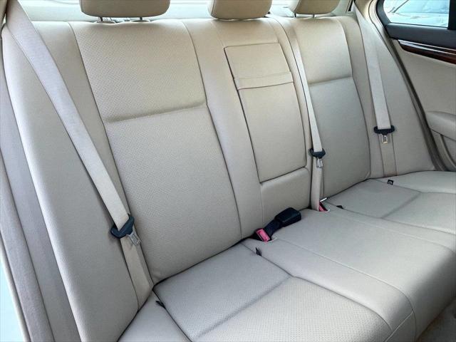 Photo of 2013 Polar White Mercedes-Benz C-Class
