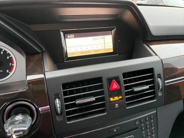 Photo of 2011 Arctic White Mercedes-Benz GLK-Class