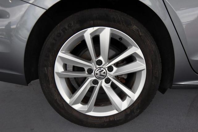 Photo of 2020 Platinum Gray Metallic Volkswagen Passat