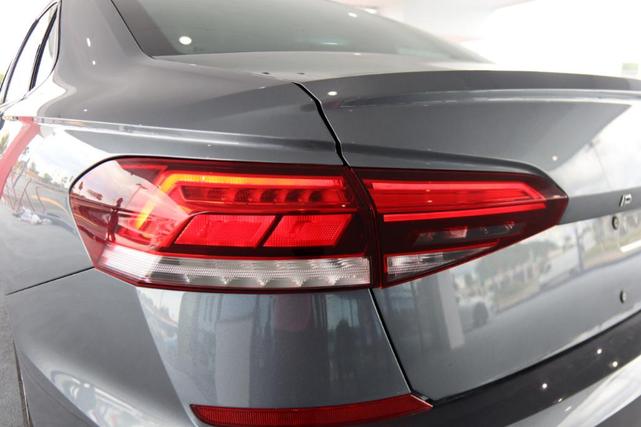 Photo of 2020 Platinum Gray Metallic Volkswagen Passat