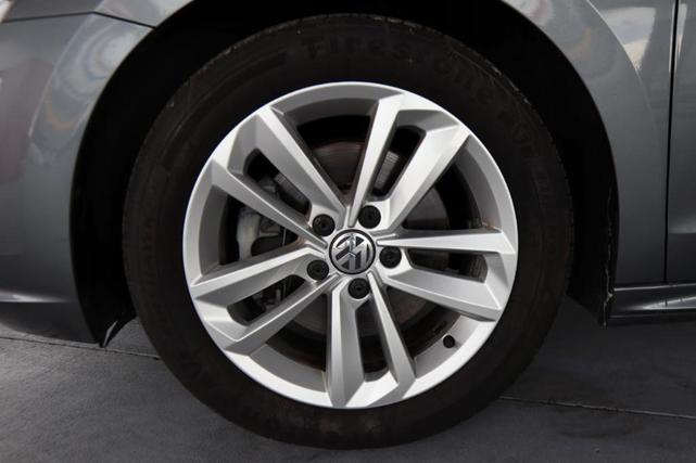 Photo of 2020 Platinum Gray Metallic Volkswagen Passat