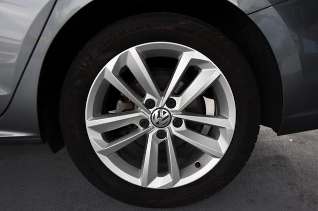 Photo of 2020 Platinum Gray Metallic Volkswagen Passat