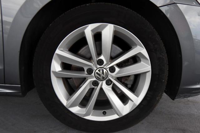 Photo of 2020 Platinum Gray Metallic Volkswagen Passat