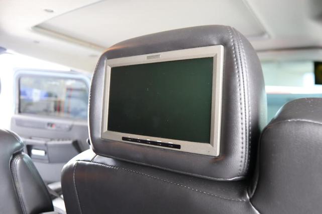 Photo of 2005 Blue Hummer H2