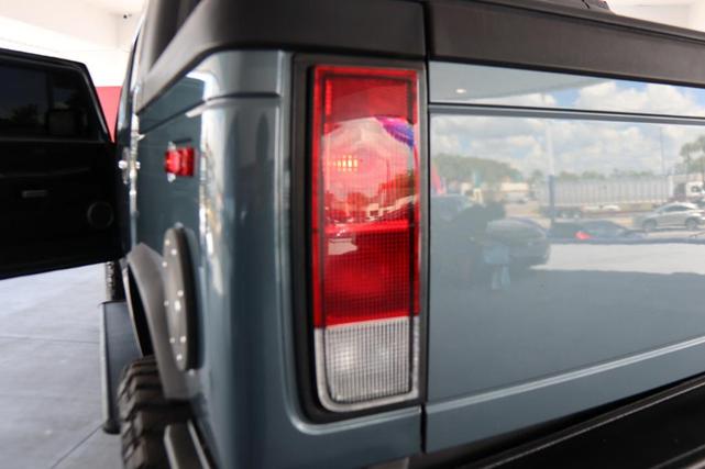 Photo of 2005 Blue Hummer H2