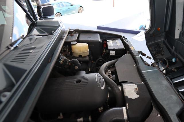 Photo of 2005 Blue Hummer H2