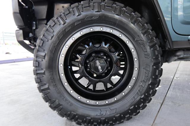 Photo of 2005 Blue Hummer H2
