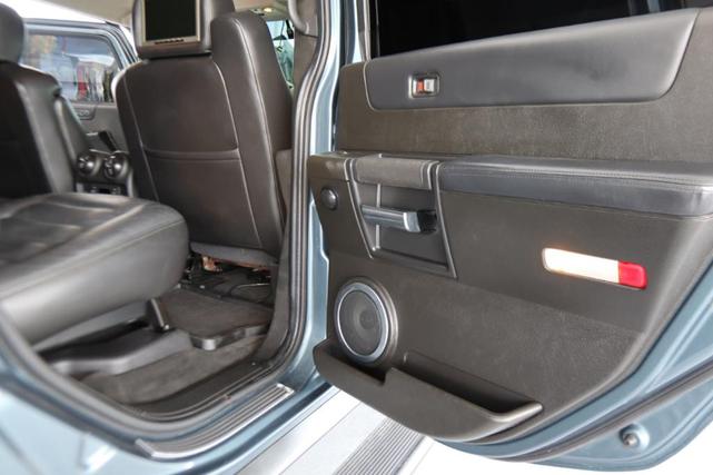 Photo of 2005 Blue Hummer H2
