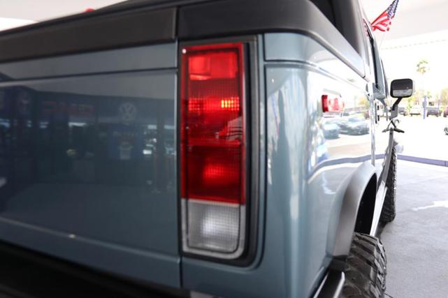 Photo of 2005 Blue Hummer H2