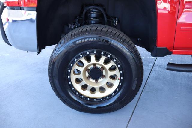 Photo of 2018 Red Chevrolet Silverado 1500