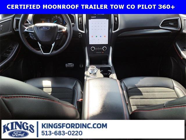 Photo of 2024 Black Metallic Ford Edge