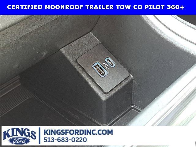 Photo of 2024 Black Metallic Ford Edge