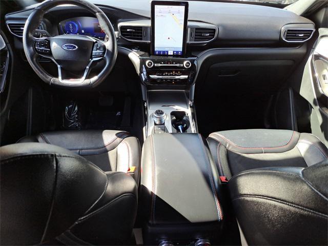 Photo of 2023 Rapid Red Metallic Tinted Clearcoat Ford Explorer