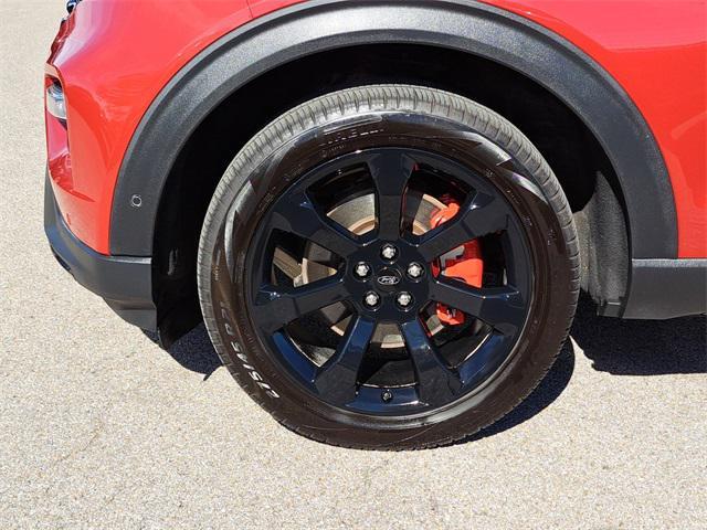 Photo of 2023 Rapid Red Metallic Tinted Clearcoat Ford Explorer