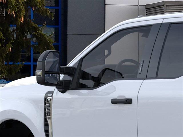 Photo of 2025 Oxford White Ford F-350