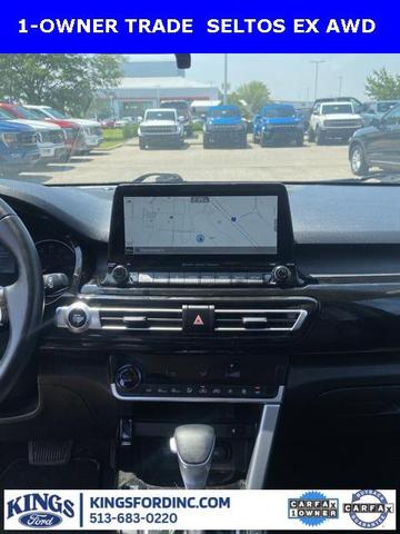Photo of 2022 Cherry Black Kia Seltos