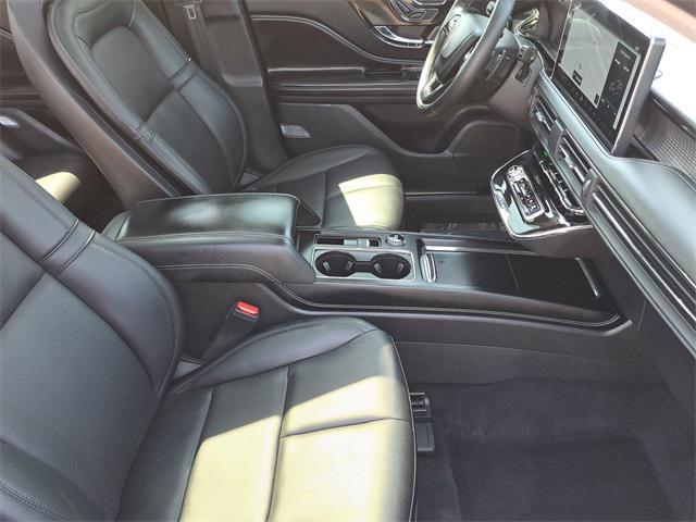Photo of 2024 Infinite Black Metallic Clearcoat Lincoln Corsair