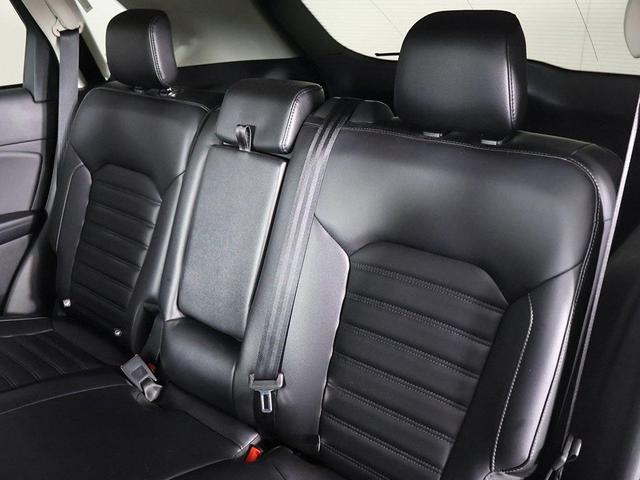 Photo of 2024 Oxford White Ford Edge