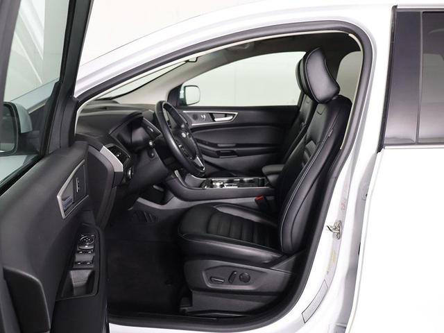Photo of 2024 Oxford White Ford Edge