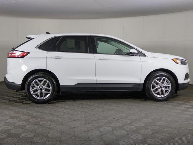 Photo of 2024 Oxford White Ford Edge