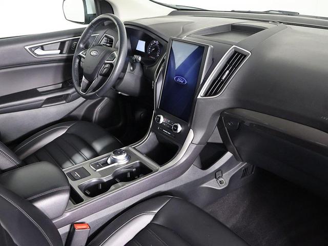 Photo of 2024 Oxford White Ford Edge