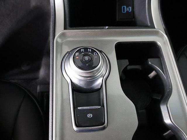 Photo of 2024 Oxford White Ford Edge