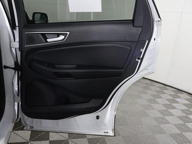 Photo of 2024 Oxford White Ford Edge