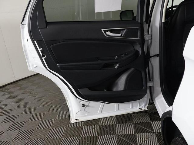 Photo of 2024 Oxford White Ford Edge