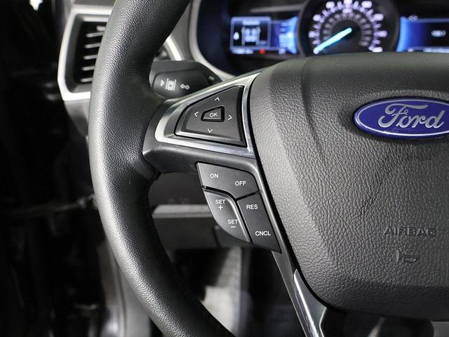 Photo of 2022 Agate Black Metallic Ford Edge