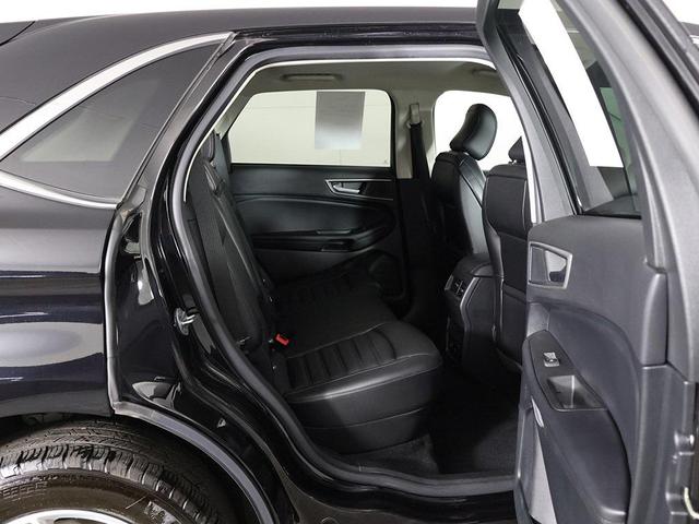 Photo of 2022 Agate Black Metallic Ford Edge