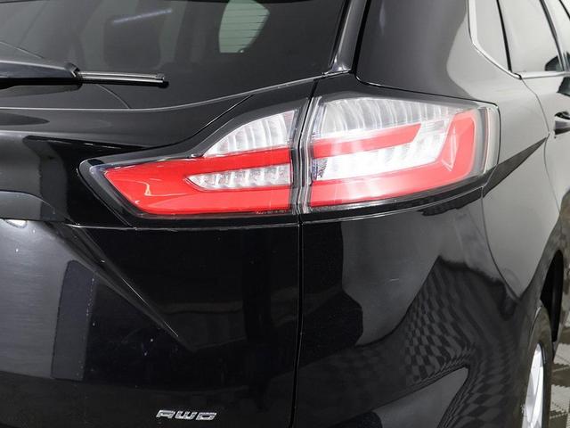 Photo of 2022 Agate Black Metallic Ford Edge