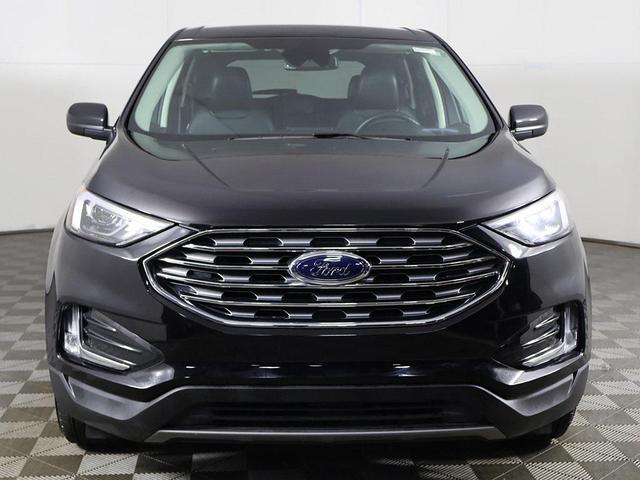 Photo of 2022 Agate Black Metallic Ford Edge