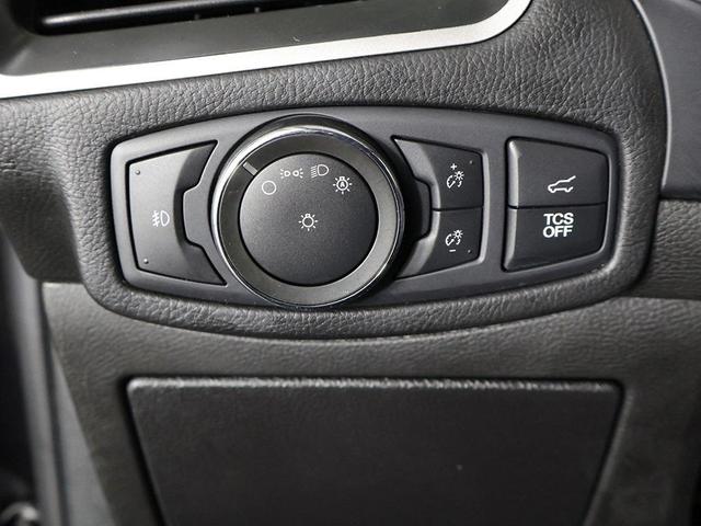 Photo of 2022 Agate Black Metallic Ford Edge