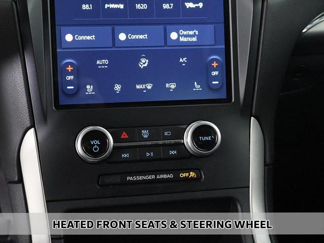 Photo of 2022 Agate Black Metallic Ford Edge