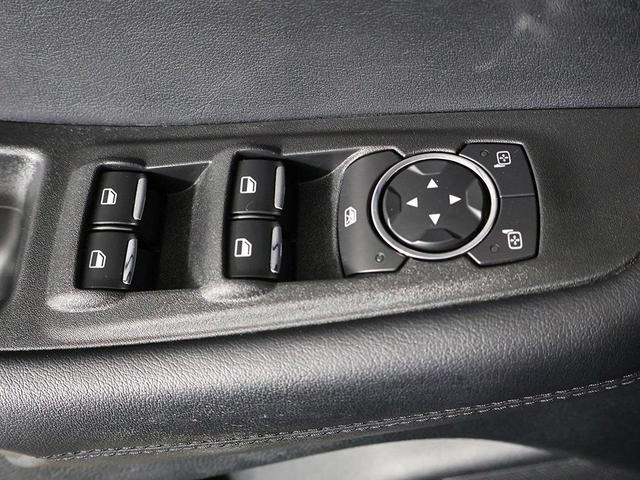 Photo of 2022 Agate Black Metallic Ford Edge