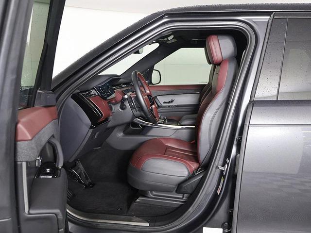 Photo of 2023 Gray Land Rover Range Rover Sport