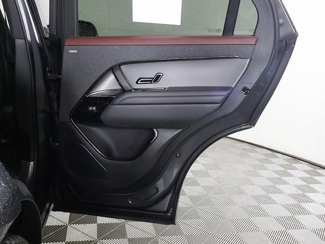 Photo of 2023 Gray Land Rover Range Rover Sport