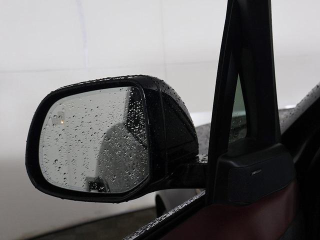 Photo of 2023 Gray Land Rover Range Rover Sport