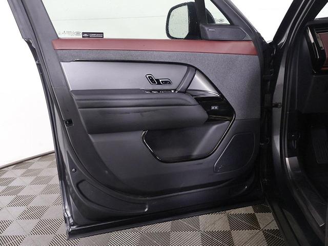 Photo of 2023 Gray Land Rover Range Rover Sport