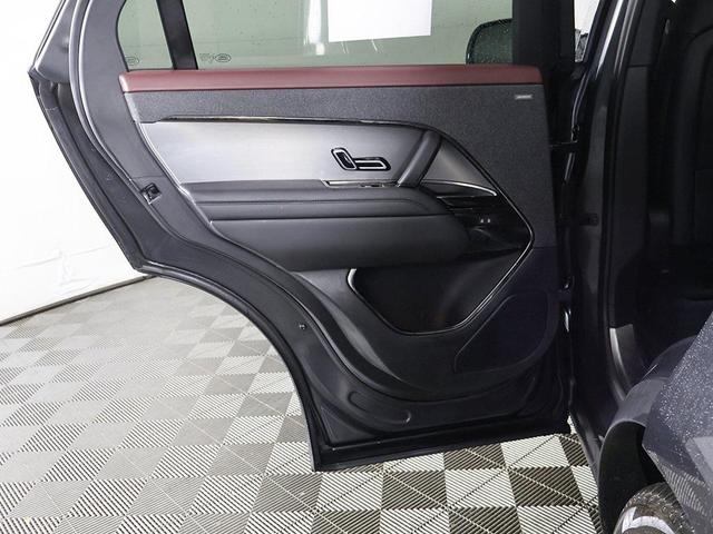 Photo of 2023 Gray Land Rover Range Rover Sport