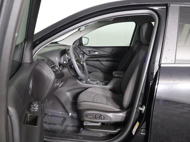 Photo of 2022 Mosaic Black Metallic Chevrolet Equinox