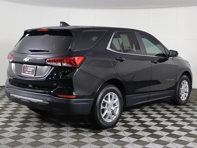 Photo of 2022 Mosaic Black Metallic Chevrolet Equinox